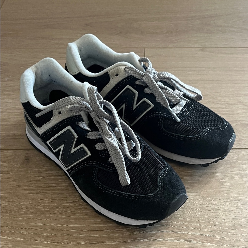 New Balance Boy's Black and Gray Sneakers Classic 574 Comfort